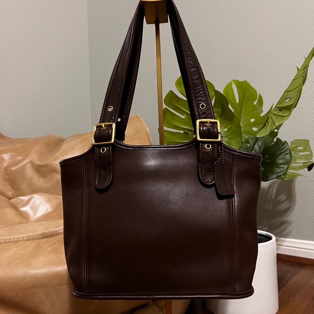 Vintage Coach Legacy 9086 in Mahogany